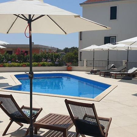 Apartmani Mariela Maslinica Ngoại thất bức ảnh
