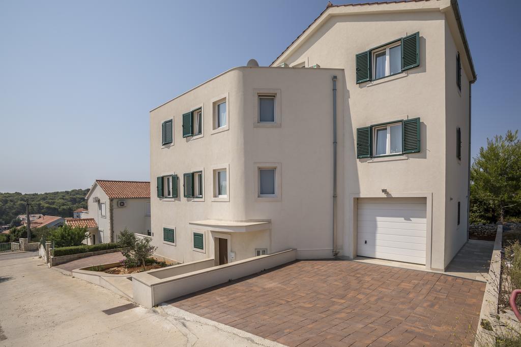 Apartmani Mariela Maslinica Ngoại thất bức ảnh